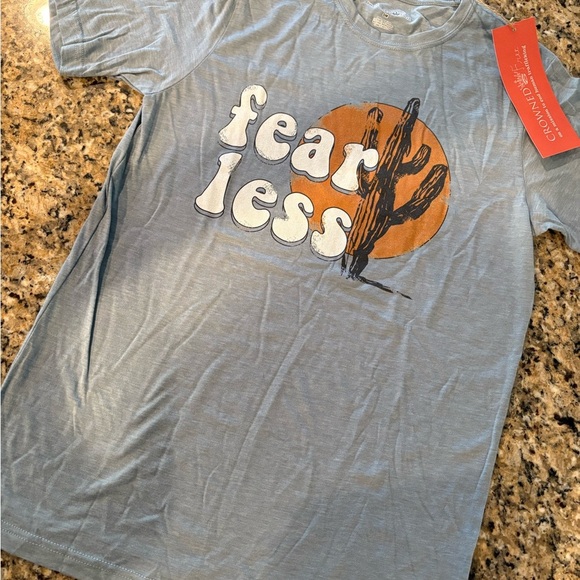 đź‘‘CROWNED Free - fear less Tee - Picture 1 of 7